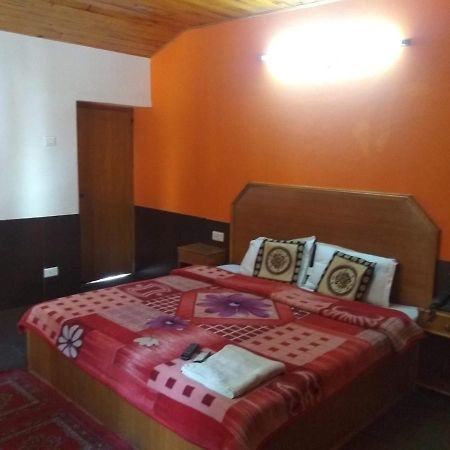 Hotel Hilltop Manāli Esterno foto