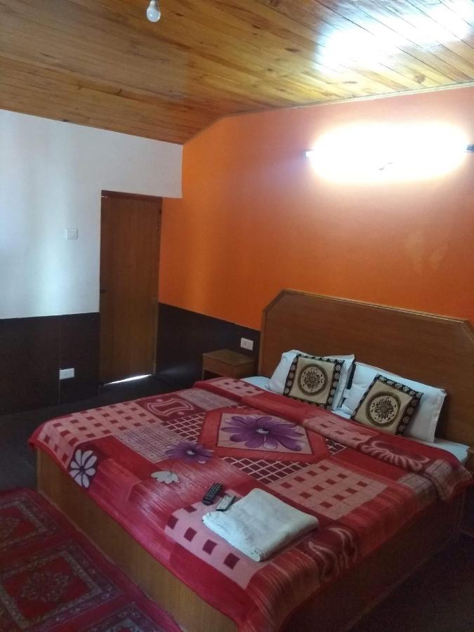 Hotel Hilltop Manāli Esterno foto