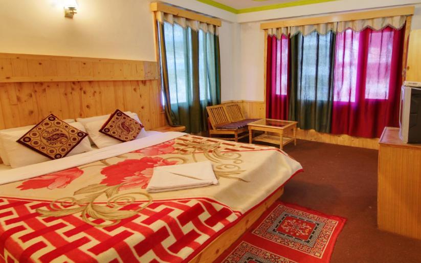 Hotel Hilltop Manāli Esterno foto