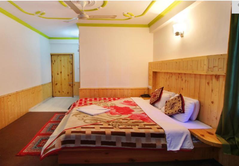 Hotel Hilltop Manāli Esterno foto
